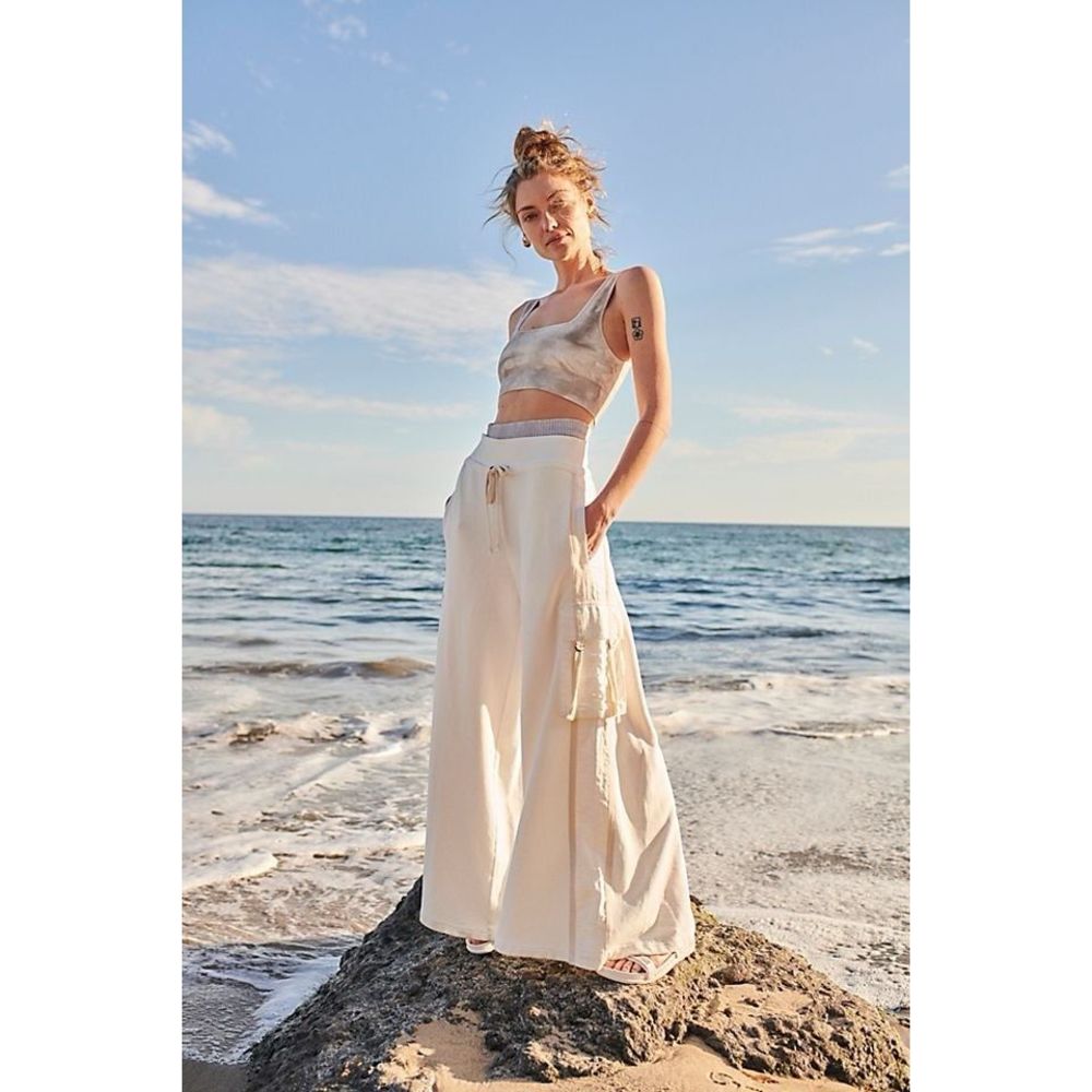 Free people FP Movement Playoff Wide-Legs cargo sweatpants white cream ivory lar